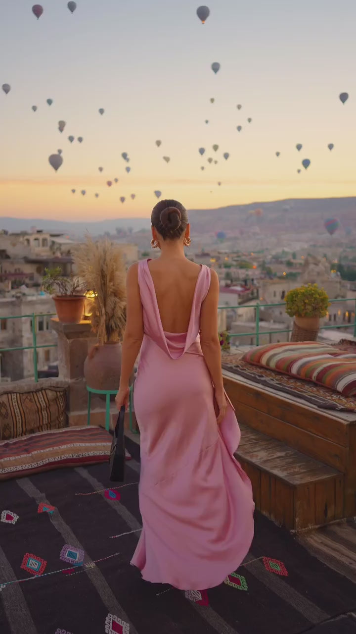 300 Luxury Women's Lifestyle Reels | Premium Faceless Short-Form Video Bundle (9:16 HD)